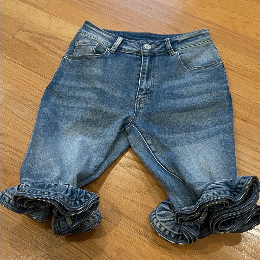 AKIRA Blue Ruffle Hem Cropped Jeans